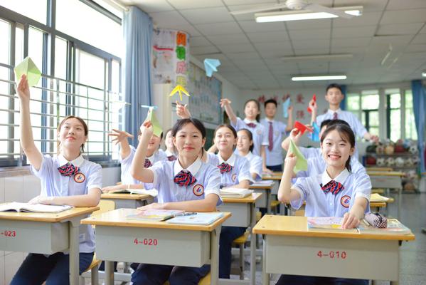 (1)折纸课堂 (1)折纸课堂